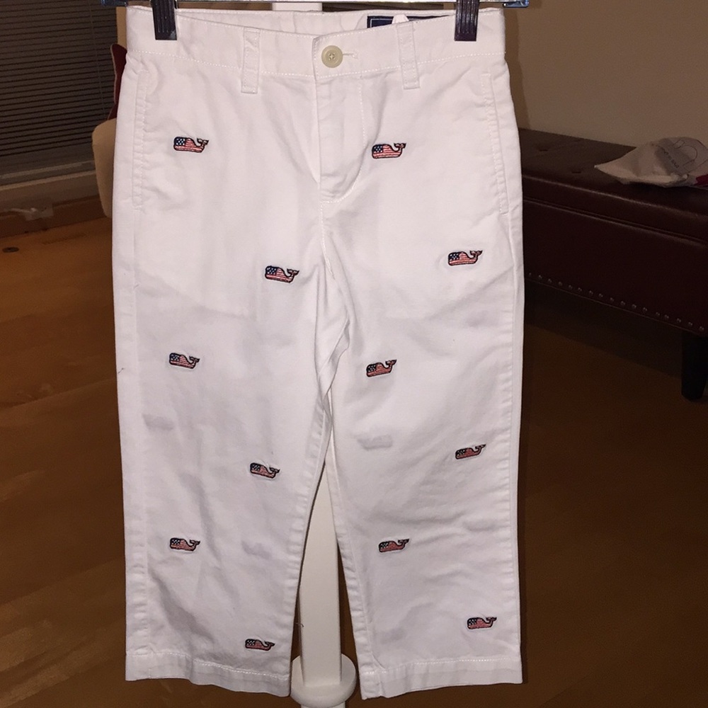 Vineyard Vines white pants with patriotic whale